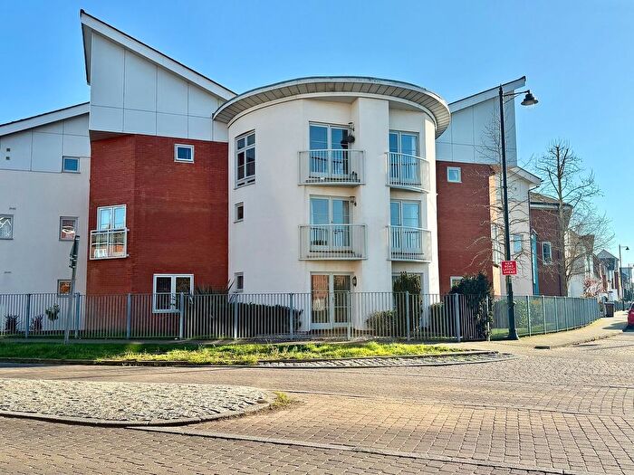 2 Bedroom Flat For Sale In Downham Boulevard, Ipswich, IP3