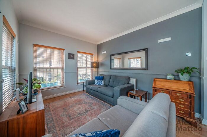 2 Bedroom Flat For Sale In William Square, Rotherhithe, SE16