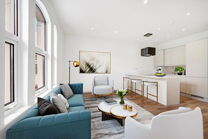 2 Bedroom Flat For Sale In Alfred Road, Acton, London, W3