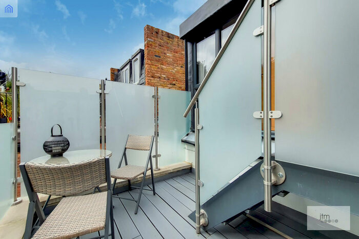 3 Bedroom Apartment To Rent In Holmesdale Road, London, N6