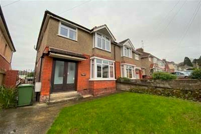 3 Bedroom House To Rent In Old Town, SN1