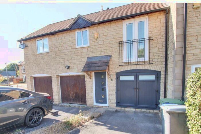 3 Bedroom Flat To Rent In Dovecote Close, Trowbridge, BA14