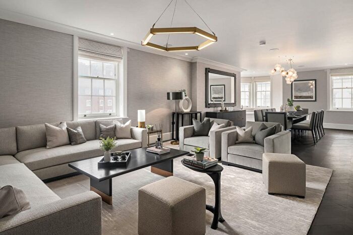 4 Bedroom Flat To Rent In Charles Street, London, W1J