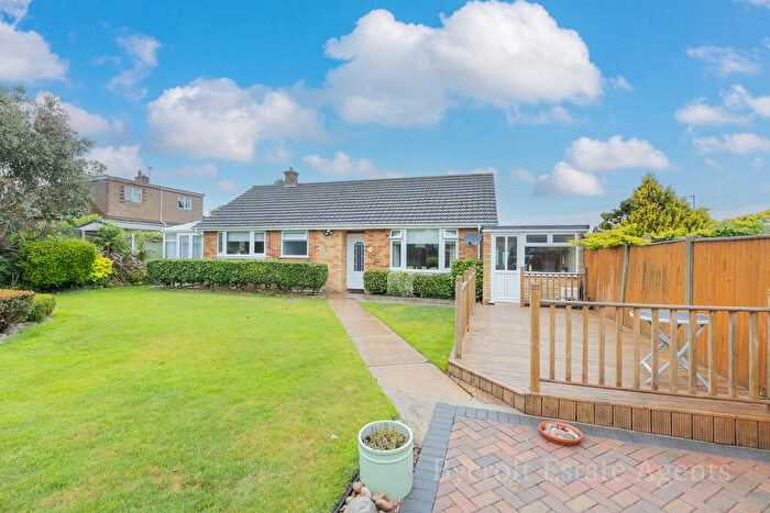 3 Bedroom Detached Bungalow For Sale In Hawthorn Crescent, Bradwell, NR31