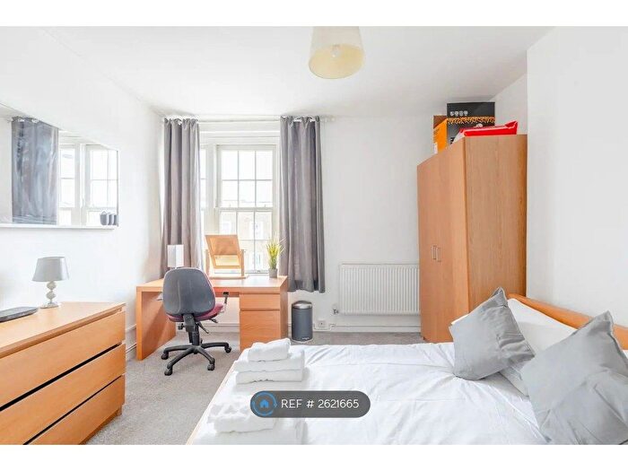 1 Bedroom Flat To Rent In Barnes House, London, NW1