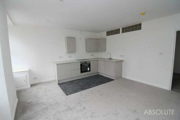 2 Bedroom Flat To Rent In Fore Street, St. Marychurch, Torquay, Devon TQ1