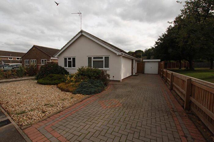 3 Bedroom Bungalow To Rent In White Edge Moor, Liden, SN3