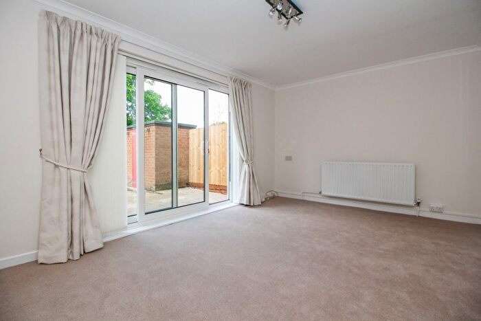 3 Bedroom Terraced House To Rent In Harts Close, Kidlington, OX5