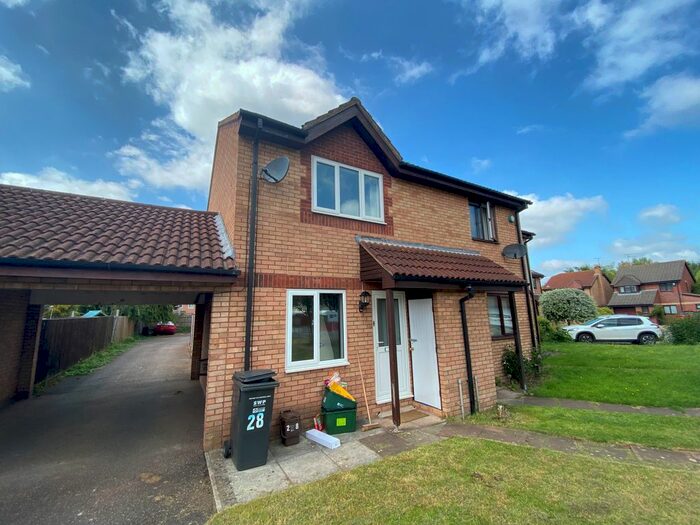 2 Bedroom End Of Terrace House To Rent In Tyne Park, Taunton, TA1
