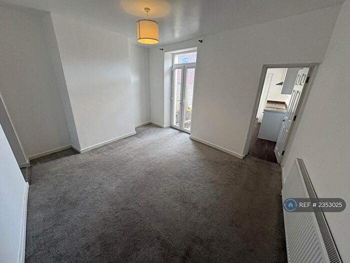 4 Bedroom Terraced House To Rent In Whitehall Road, Bristol, BS5