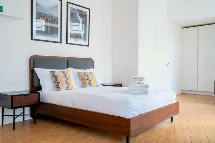 1 Bedroom Flat To Rent In Shaftesbury Avenue, London, W1D