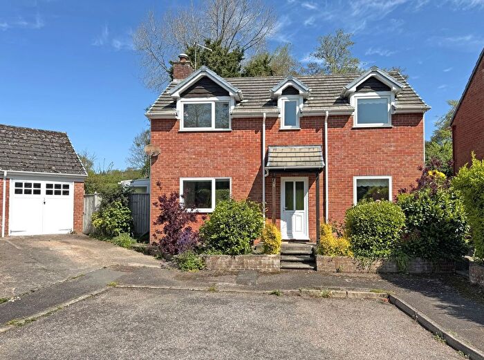 3 Bedroom Detached House For Sale In Ridgeway Close, Sidbury, EX10