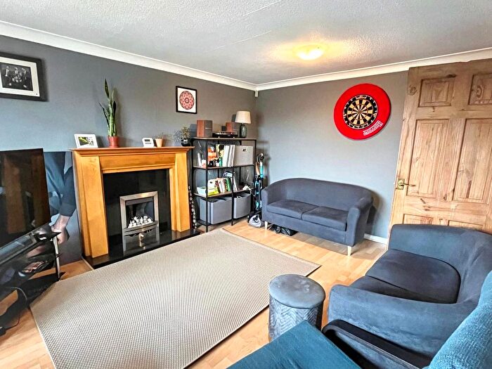 2 Bedroom Flat To Rent In Stanmore Place, Burley, Leeds, West Yorkshire, LS4