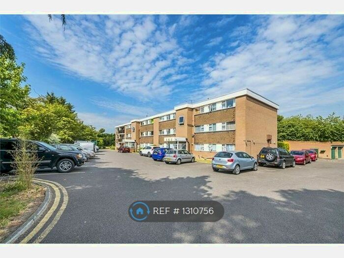 2 Bedroom Flat To Rent In Eastcote Lane, Northolt UB5