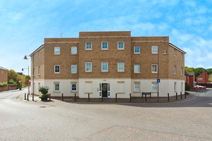 2 Bedroom Flat For Sale In Dickens Heath Road, Shirley, Solihull, B90