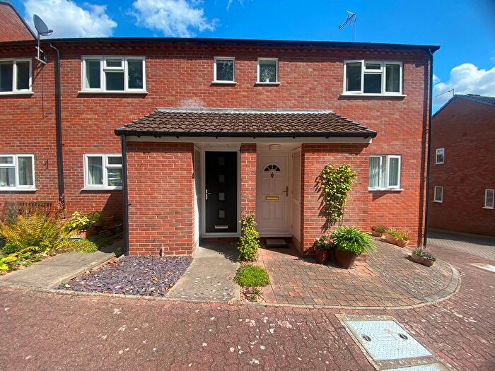1 Bedroom Flat To Rent In Comberton Court, Kidderminster, DY10