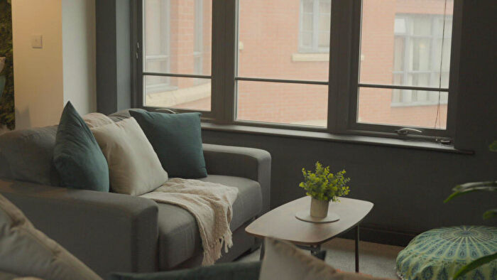 1 Bedroom Apartment To Rent In Lion Court, Warstone Lane, Birmingham, West Midlands, B18