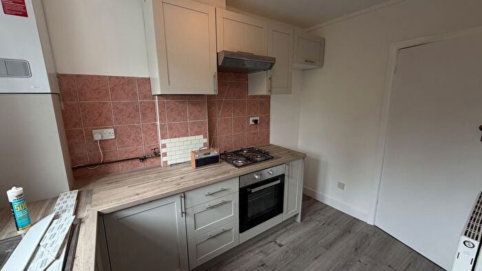 2 Bedroom Flat To Rent In Charminster Road, Bournemouth, BH8