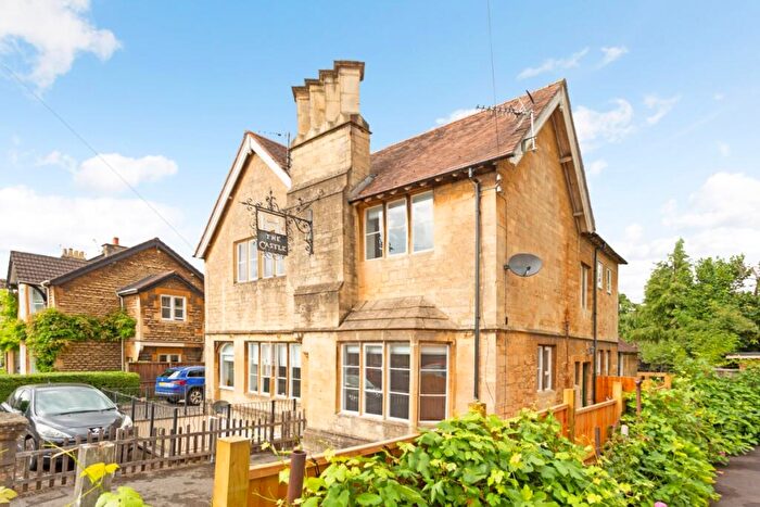 4 Bedroom Semi-Detached House To Rent In Forester Avenue Bath, BA2