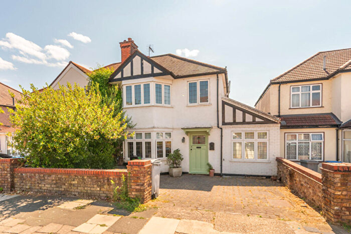 4 Bedroom Semi-Detached House To Rent In Dollis Hill Avenue, Gladstone Park, London, NW2