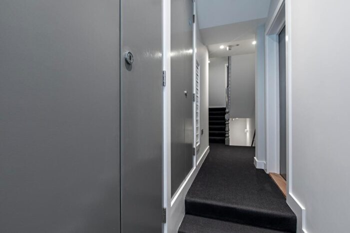 Flat To Rent In Inglewood Road, NW6