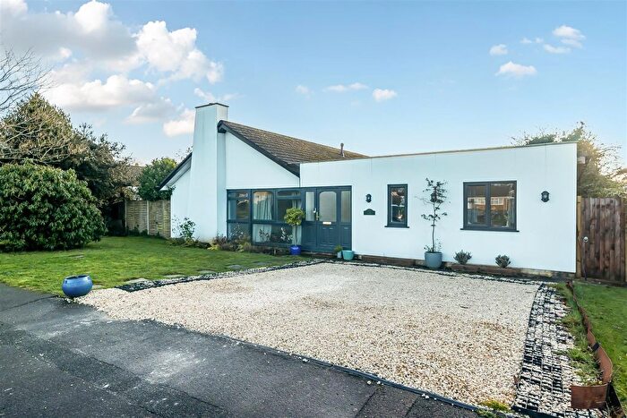 4 Bedroom Bungalow For Sale In Wheelwrights Lane, Grayshott, Hindhead, GU26