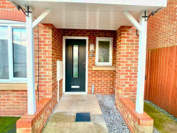 6 Bedroom Semi-Detached House To Rent In Galingale View, Keele, Newcastle Under Lyme, ST5