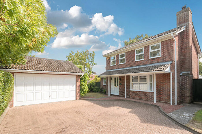 4 Bedroom Detached House For Sale In Laurel Gardens, Locks Heath, Southampton, Hampshire, SO31