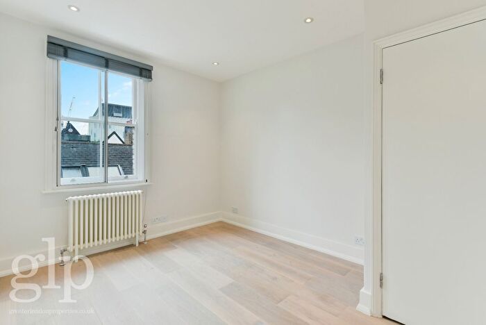 1 Bedroom Flat To Rent In Shaftesbury Avenue, London, Greater London, Soho, W1D