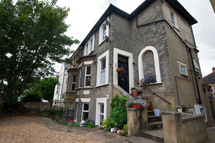 2 Bedroom Flat For Sale In Outram Road, Croydon, CR0