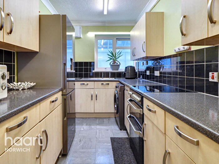 3 Bedroom Terraced House For Sale In Cavell Road, Norwich, NR1