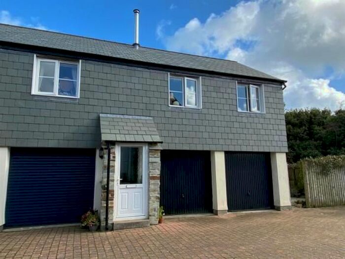 2 Bedroom Flat To Rent In Treclago View, Camelford, PL32