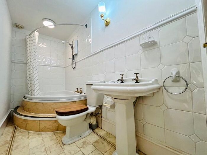 1 Bedroom Flat To Rent In Short Loanings, Rosemount, Aberdeen, AB25