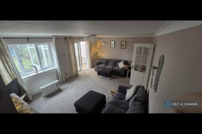 4 Bedroom Detached House To Rent In Salisbury Gardens, Basingstoke, RG22