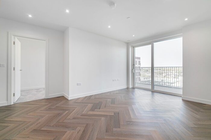 2 Bedroom Flat To Rent In Lindley House The Hyde, London, NW9