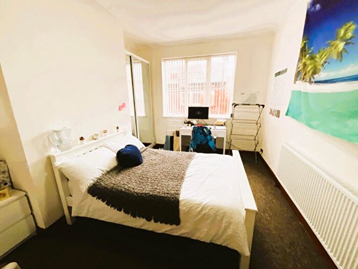 7 Bedroom Detached House To Rent In Derby Road, Nottingham, Nottinghamshire, NG7