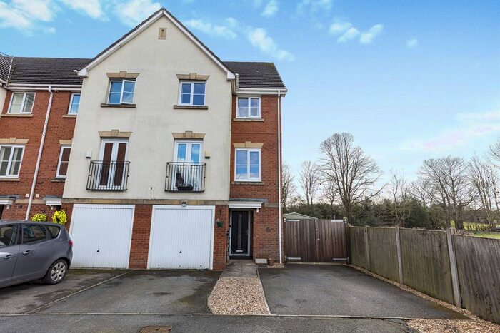 4 Bedroom End Of Terrace House For Sale In Crossland Mews, Lymm, WA13