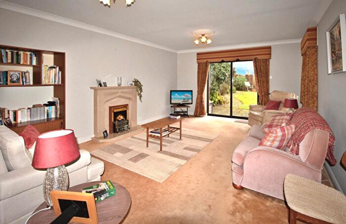 3 Bedroom Bungalow For Sale In Church Close, Harborough Magna, Rugby, CV23