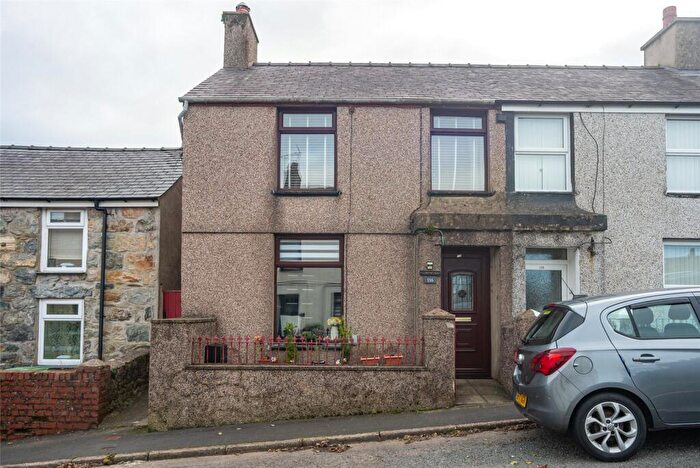 2 Bedroom Semi-Detached House For Sale In Rhedyw Road, Llanllyfni, Caernarfon, Gwynedd, LL54