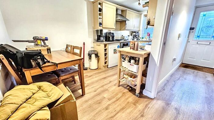 1 Bedroom Semi-Detached House To Rent In Kingswood Heights, Bristol, BS15