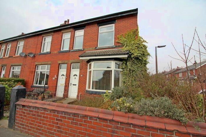 2 Bedroom End Of Terrace House To Rent In Rochdale Old Road, Bury, BL9