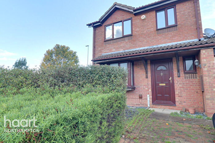 4 Bedroom Detached House To Rent In Windermere Drive, Wellingborough, NN8