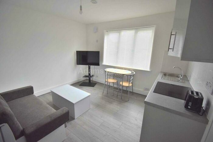 Studio To Rent In Oxford Road, Tilehurst, RG31