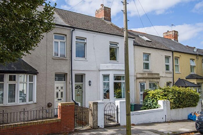 3 Bedroom Terraced House For Sale In Plassey Street, Penarth, CF64