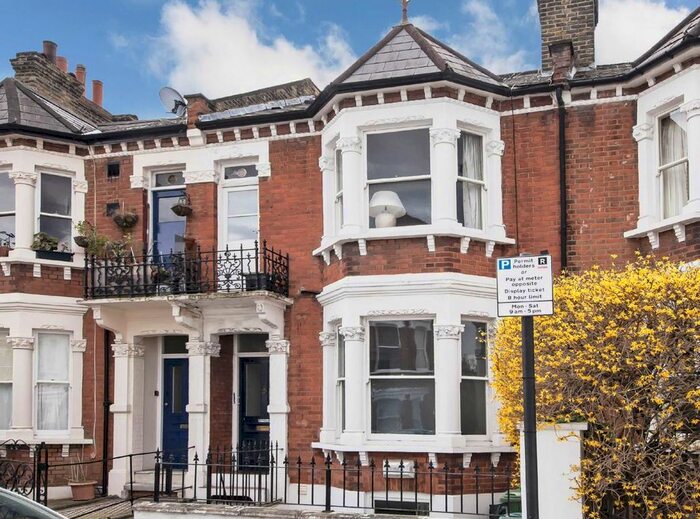3 Bedroom Flat To Rent In Whittingstall Road, London, SW6