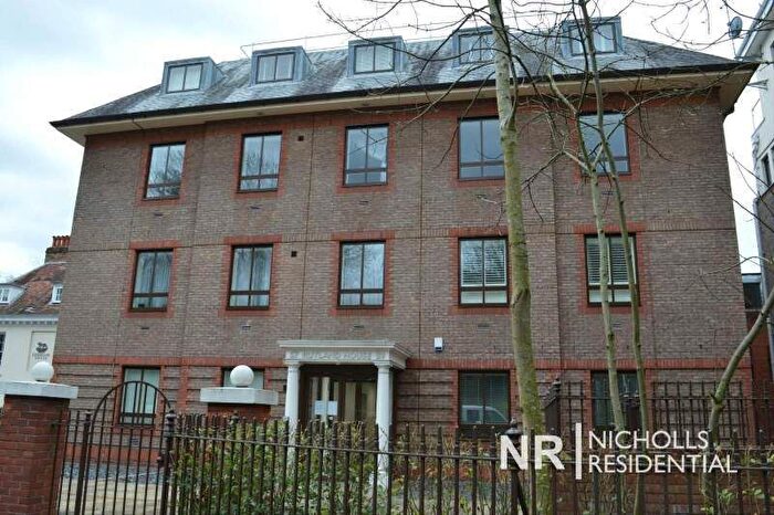 1 Bedroom Flat To Rent In South Street, Epsom, Surrey, KT18
