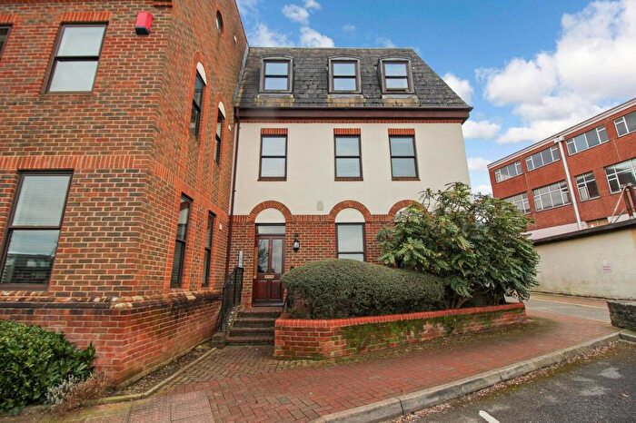 1 Bedroom Flat To Rent In Little London Court, Swindon, SN1