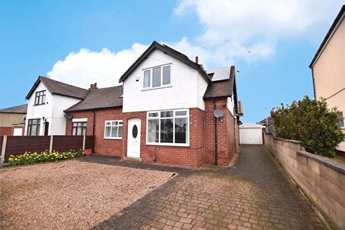 4 Bedroom Semi-Detached House To Rent In Sherbrooke Avenue, Leeds, West Yorkshire, LS15