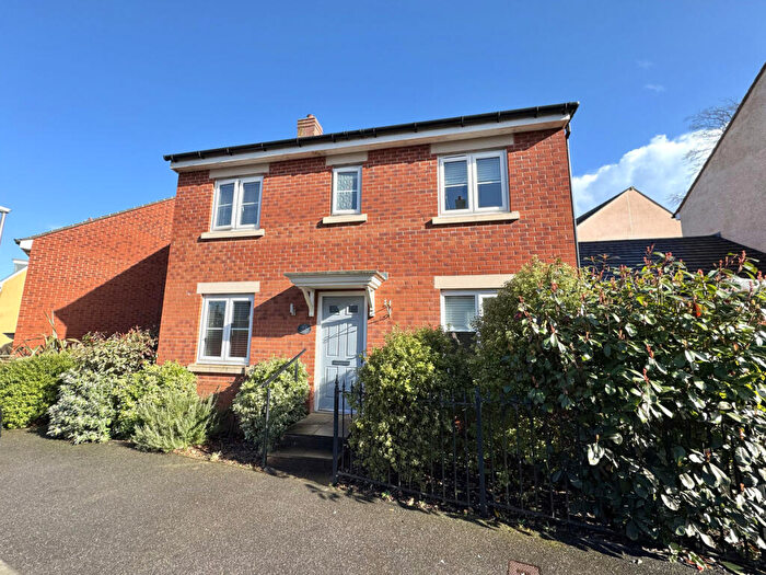 5 Bedroom Detached House To Rent In Finistere Avenue, Dawlish, EX7