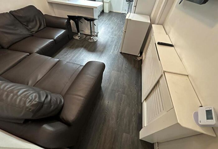 5 Bedroom House To Rent In Harborne Park Road, Birmingham, B17
